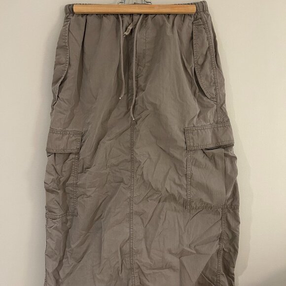 Aritzia TNA Cargo Skirt - Picture 2 of 4